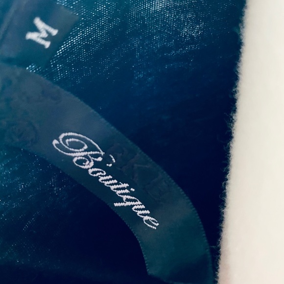 BKE Boutique Black Embroidered Open Back Top - Picture 2 of 6